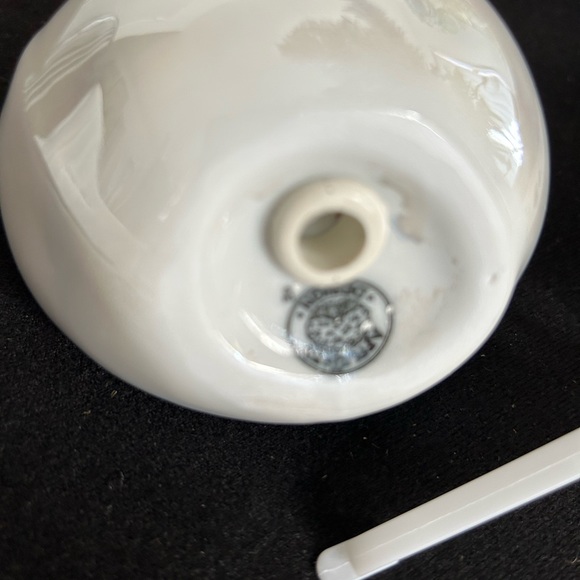 Nativities Angel with Holy Family Ornament - Picture 3 of 8